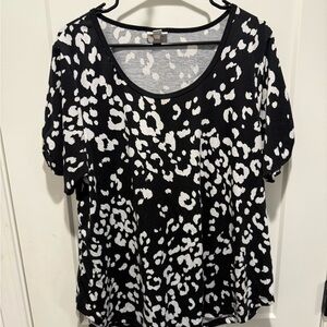 LuLaRoe Black and White Leopard Print Tee
